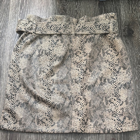 Stylish Snake Print Skirt - Picture 4 of 4